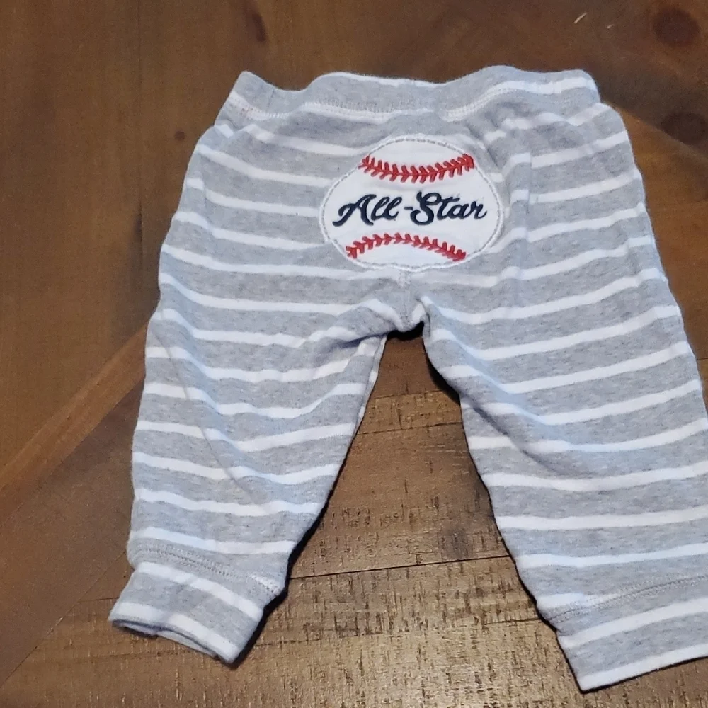 🐻   Carter's Gray and White Striped All- Star PANTS
